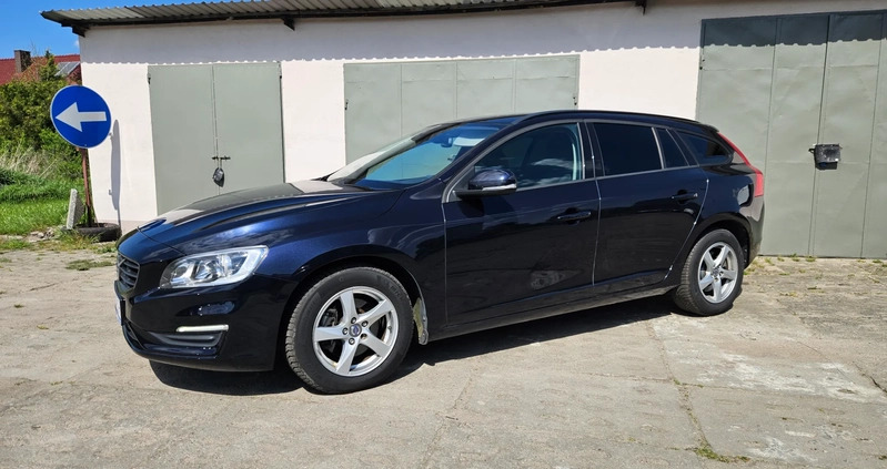 Volvo V60 cena 56000 przebieg: 192000, rok produkcji 2017 z Garwolin małe 326